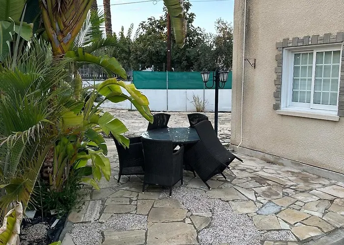 別荘 Modern House In *